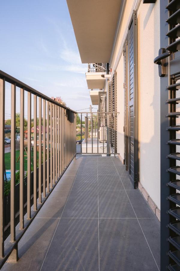 La Boheme Corbeanca - Partener Therme Ostratu Ngoại thất bức ảnh